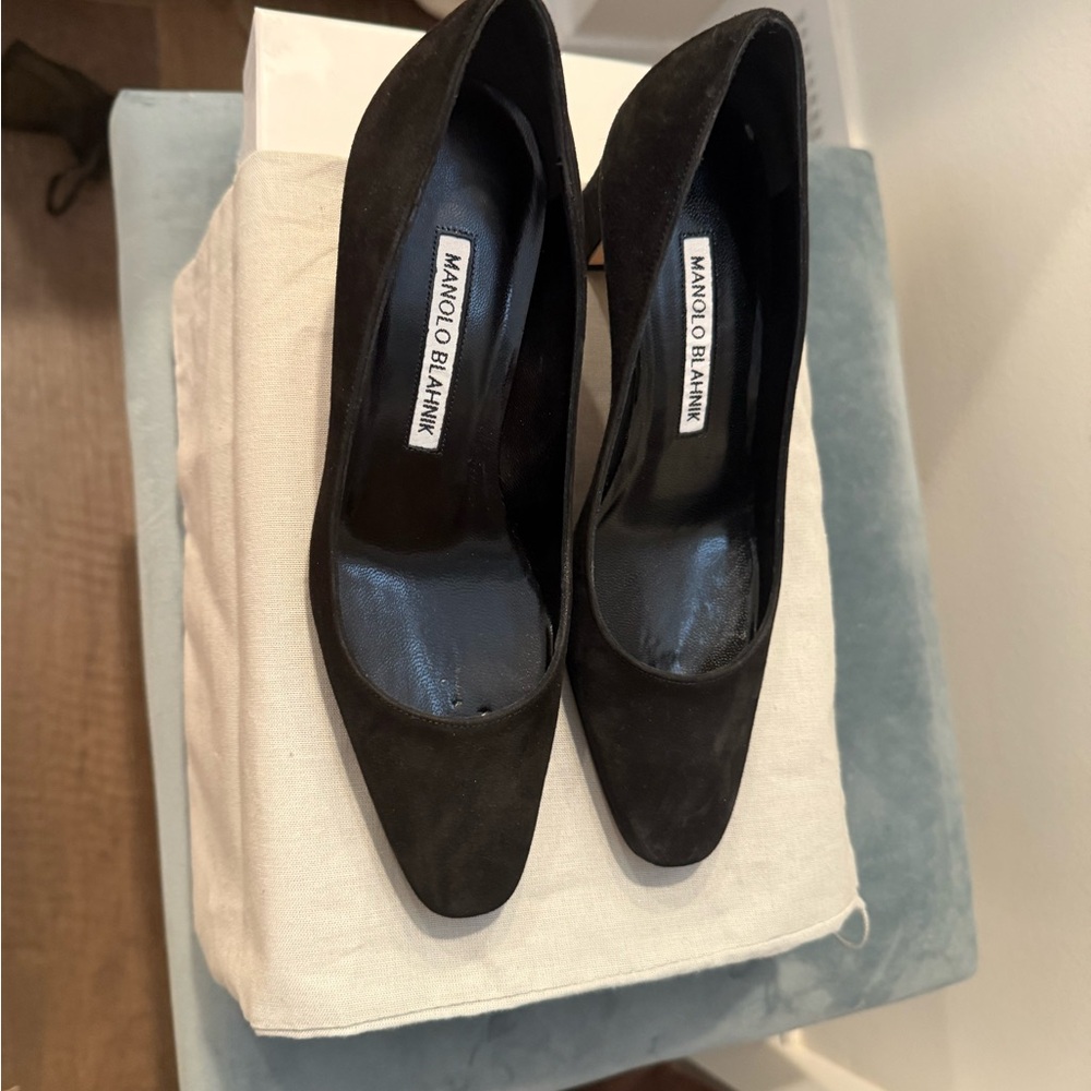 NEW Manolo Blahnik Okkatopla Black Suede Heels – Size 35 ✨ - Picture 5 of 12